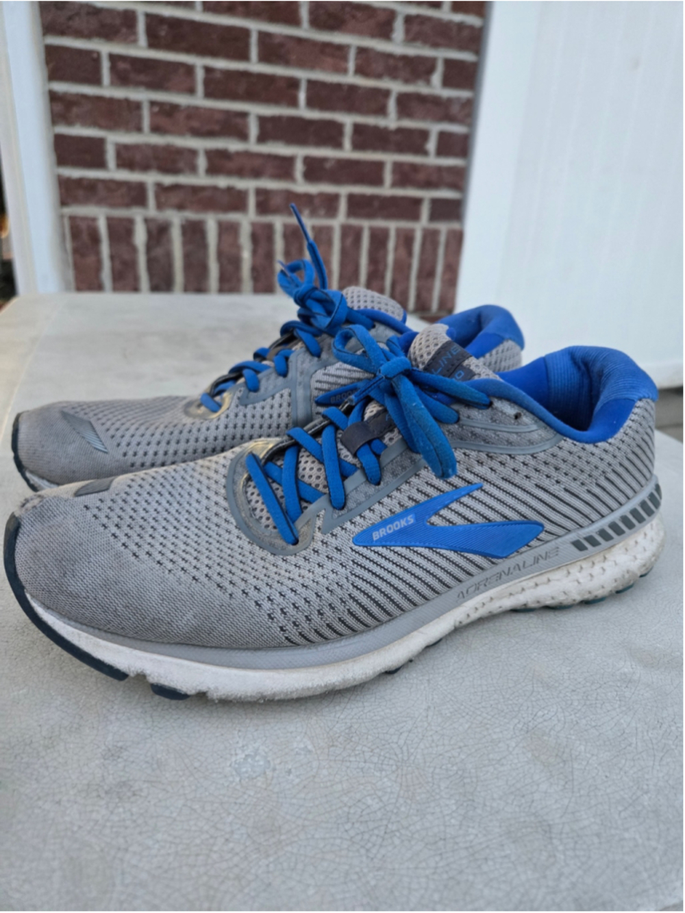 Men's Brooks Adrenaline GTS 20 Athletic Shoes Size 9 Grey Blue